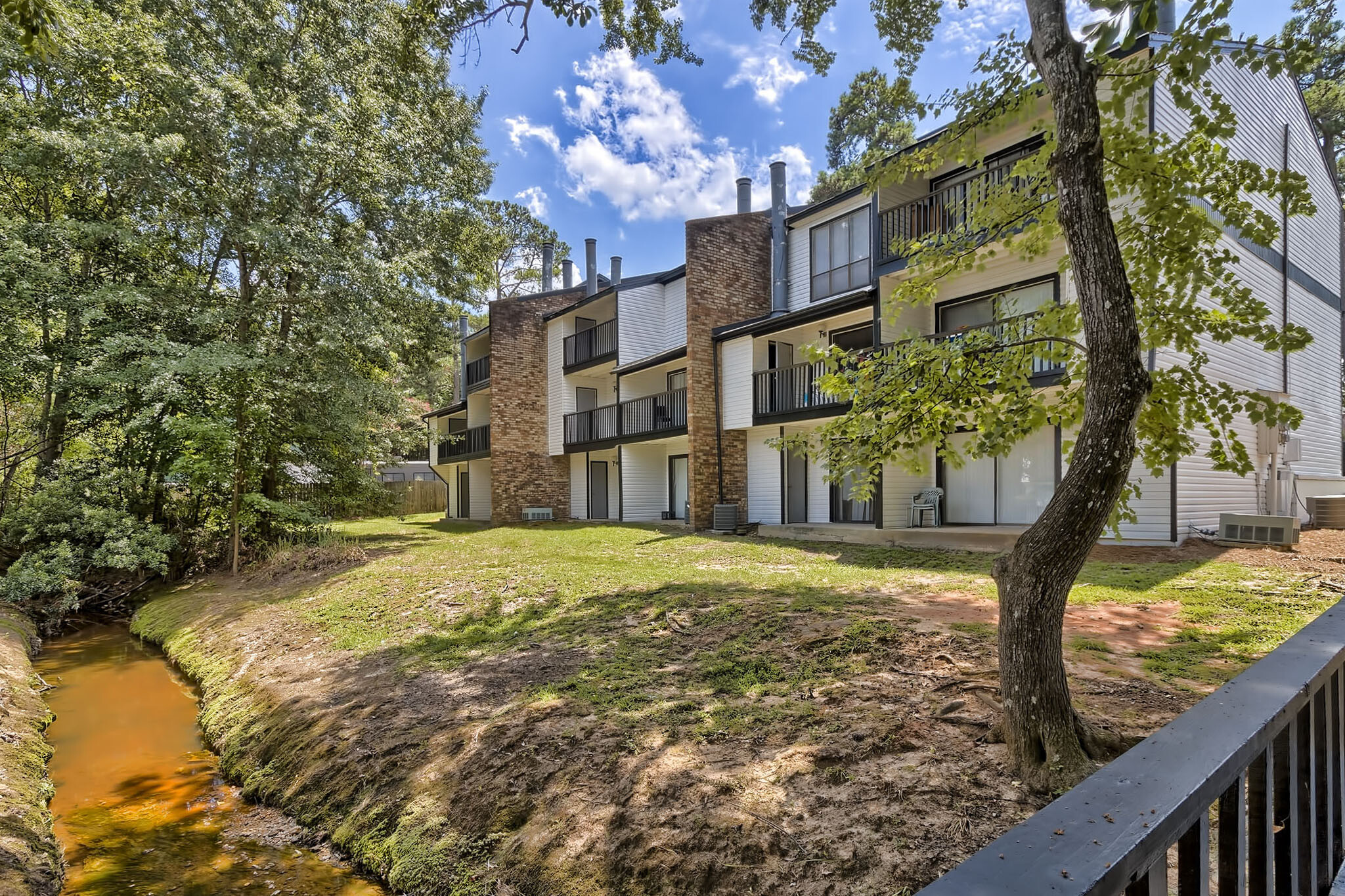 Gallery Ovation 3500