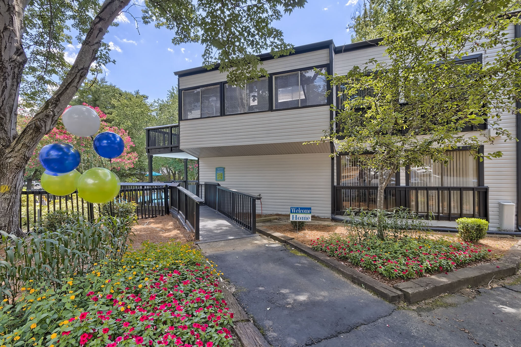 Gallery Ovation 3500